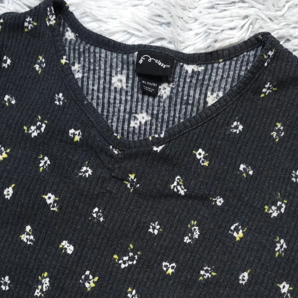 Art Class Dark Grey Floral Short Sleeve Ribbed Tee size XL (14-16) - Picture 2 of 3